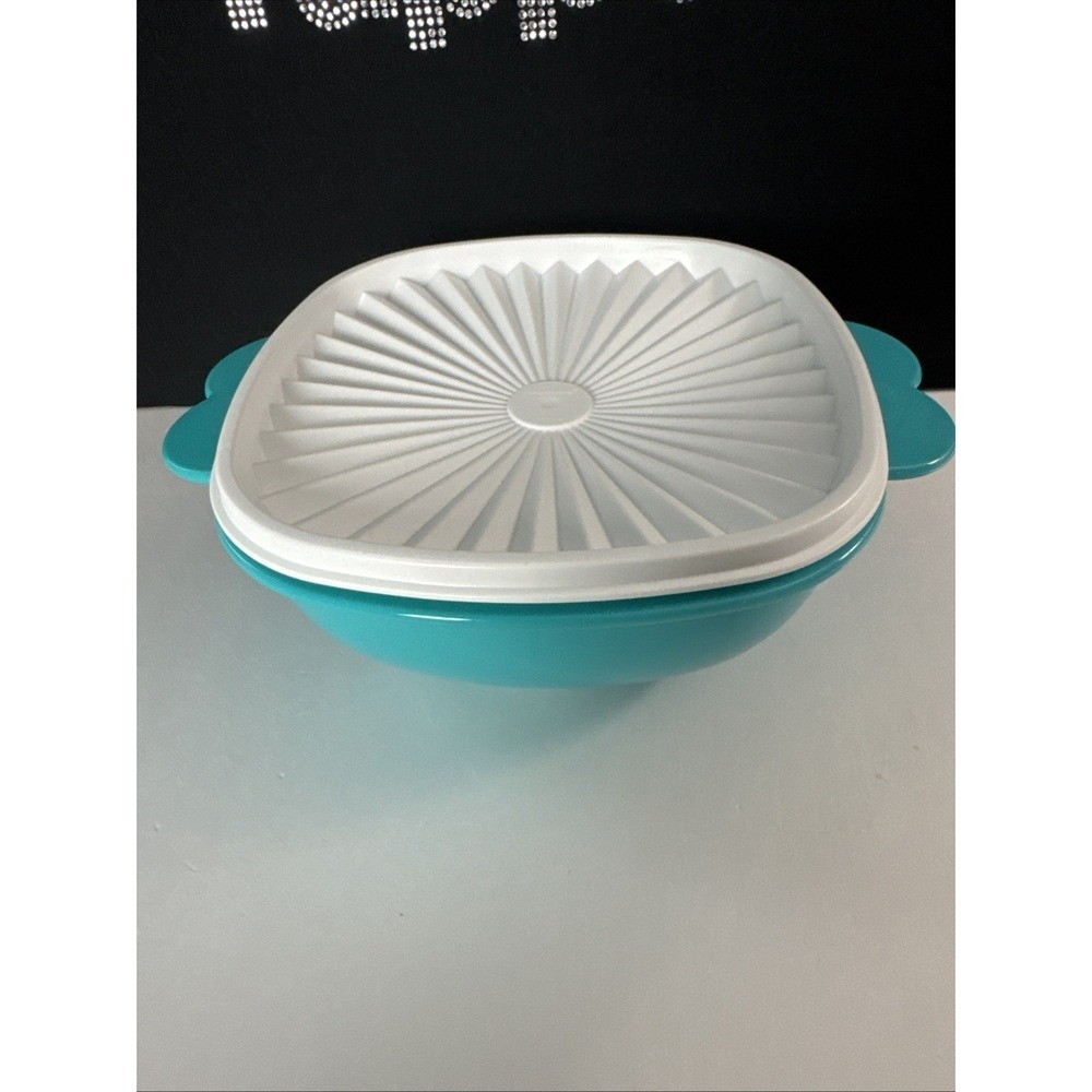 Tupperware Servalier Classic Bowl Vintage Collection 5.75 Cup Teal Blue